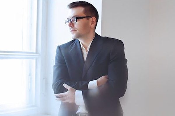 Петя Привин: «Свитер с оленями»