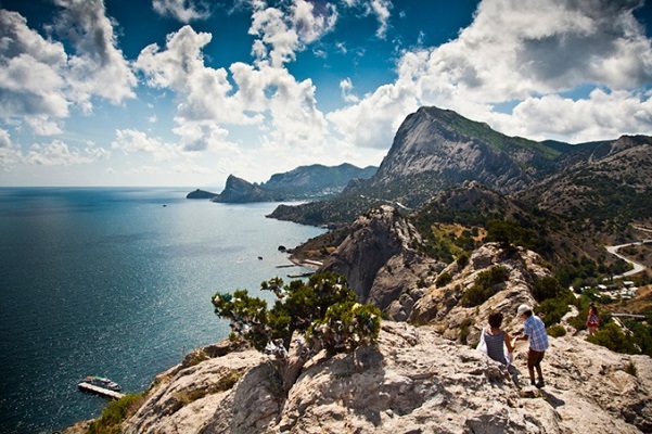 10 песен про Крым