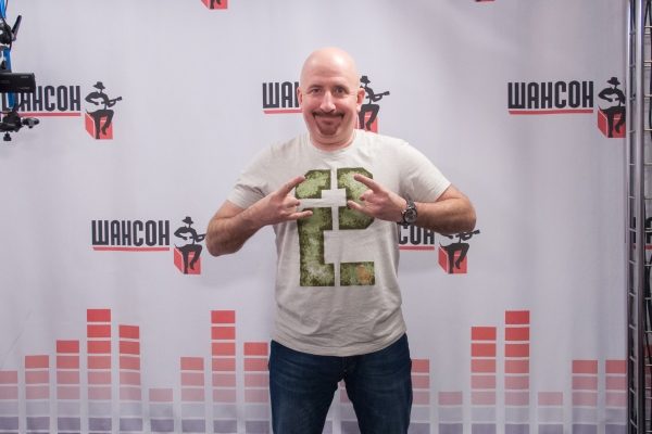 Жека снимает клип в аэропорту