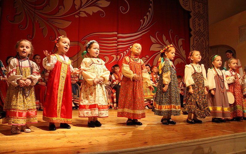 В театре «Русская песня» съели 2 тысячи блинов